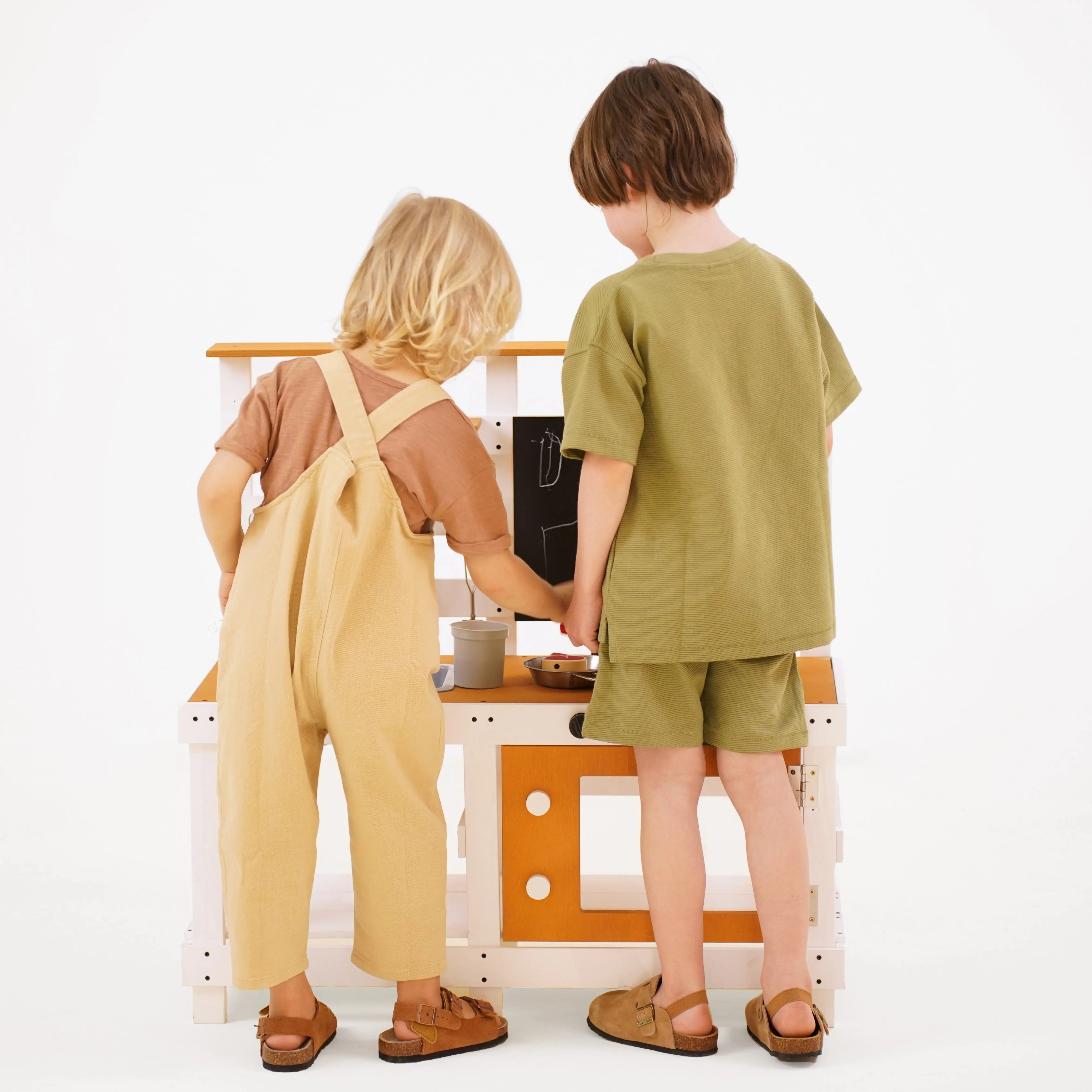 Avenlur Woodland Mud Kitchen – Montessori Outdoor Wooden Play Kitchen Avenlur.com