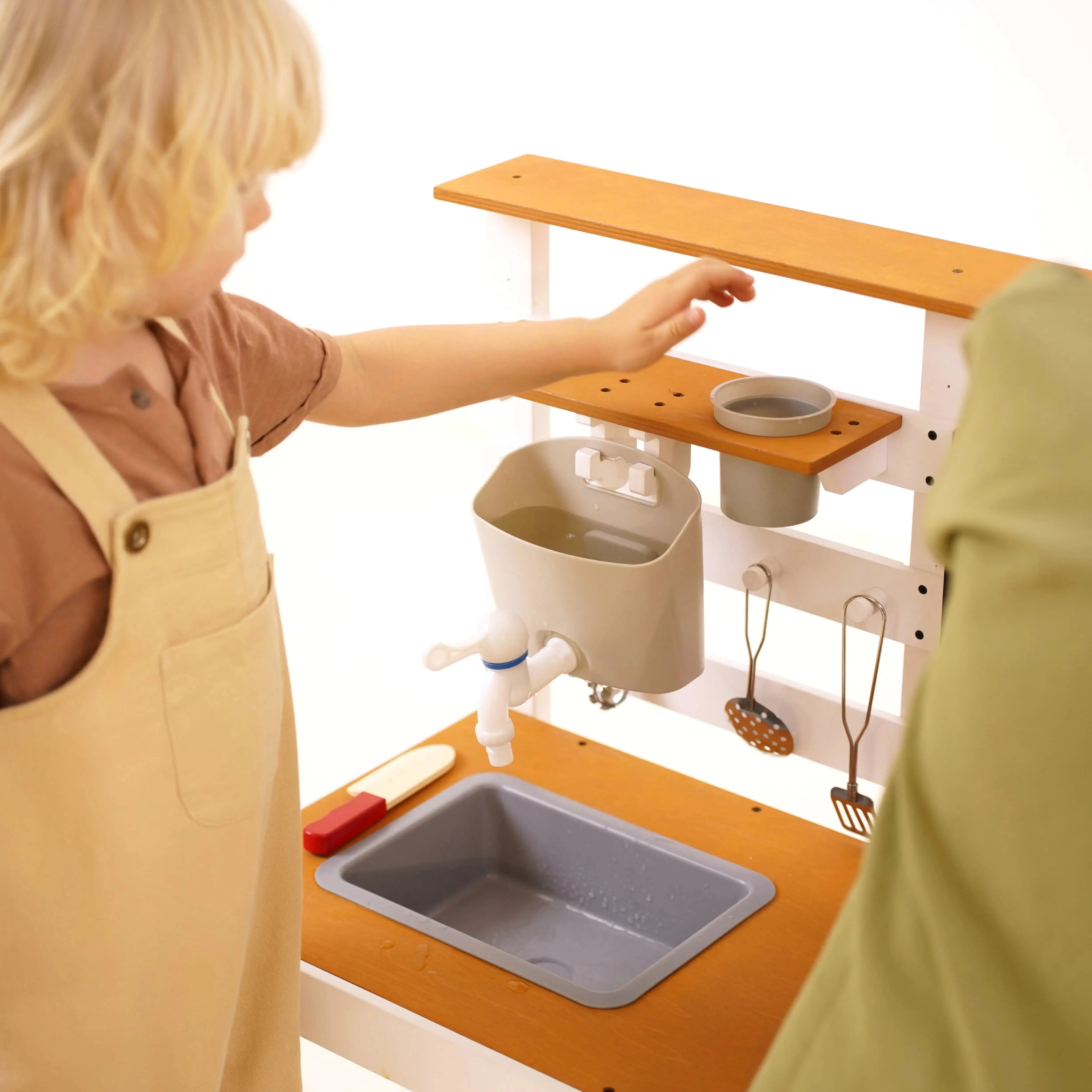 Avenlur Woodland Mud Kitchen – Montessori Outdoor Wooden Play Kitchen Avenlur.com